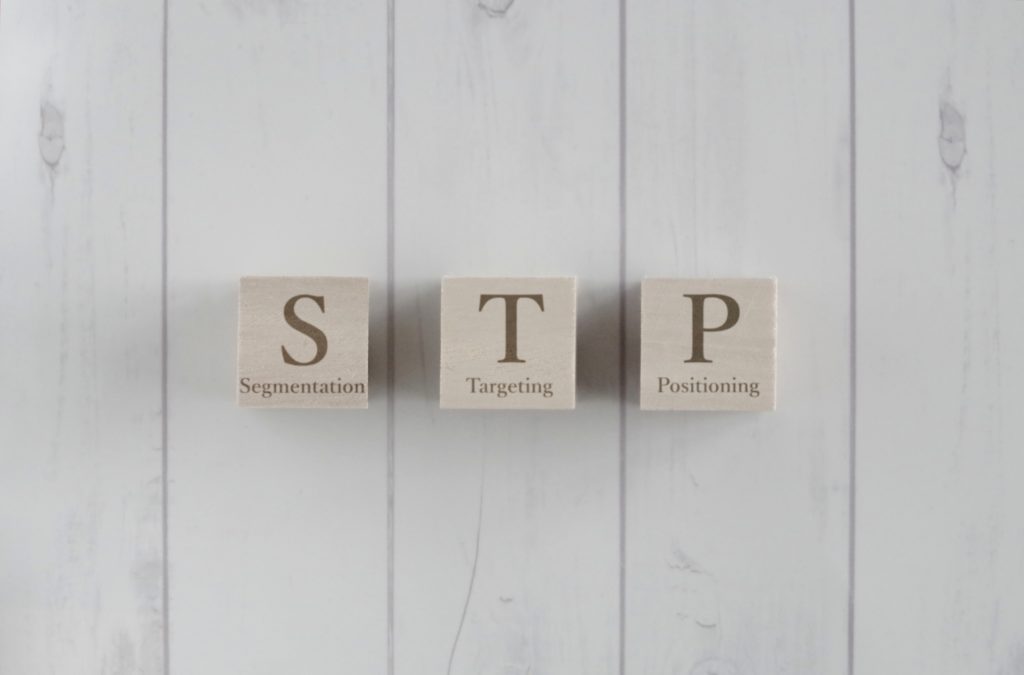 ホテルマーケティングのSTP分析