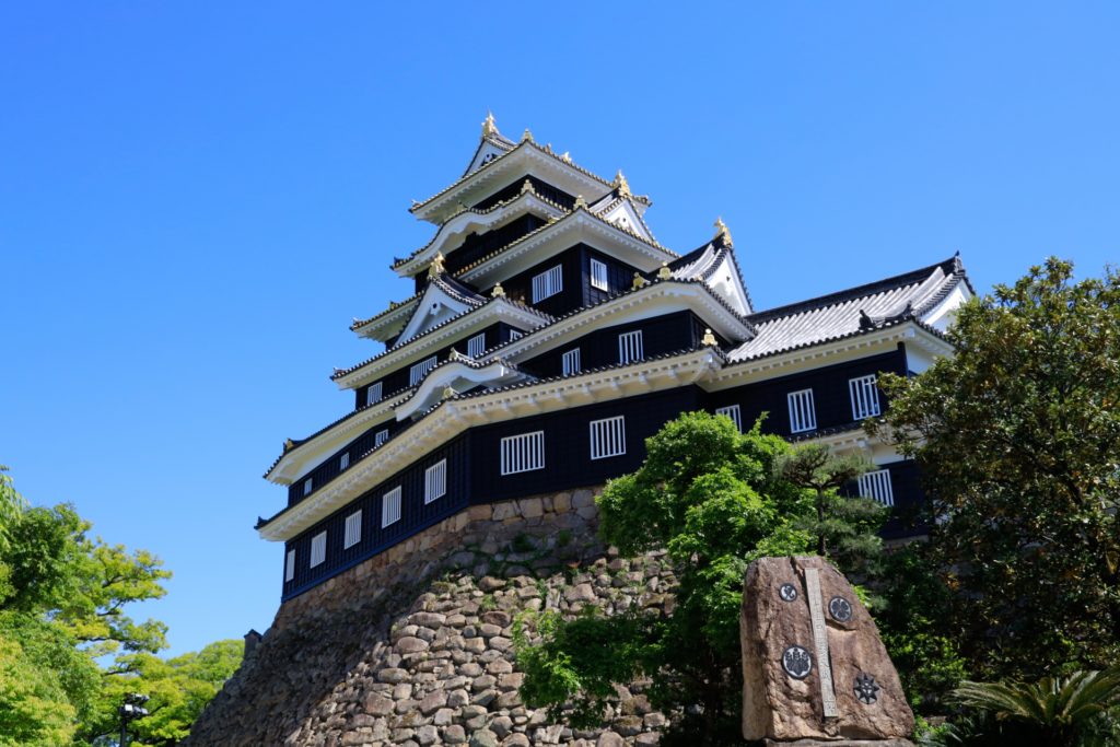 漆黒の美しい天守閣が魅力的 岡山城（烏城）の歴史と見どころ