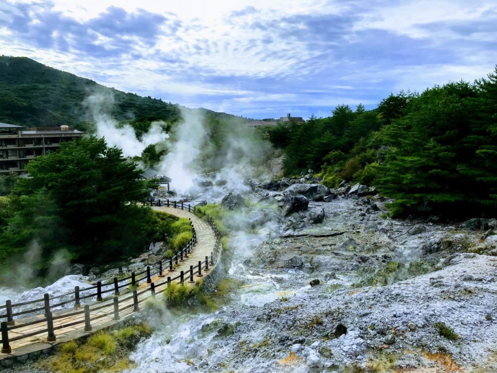 雄大な自然が広がる 雲仙温泉の歴史・定番観光スポット