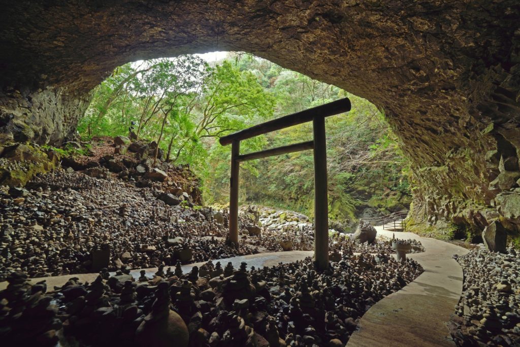 美しい自然と神話の神秘を感じる 天岩戸神社の歴史と見どころ