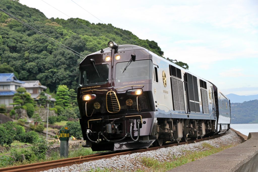 いつもとは違う少し贅沢な旅を 九州・沖縄地方のおすすめ観光列車