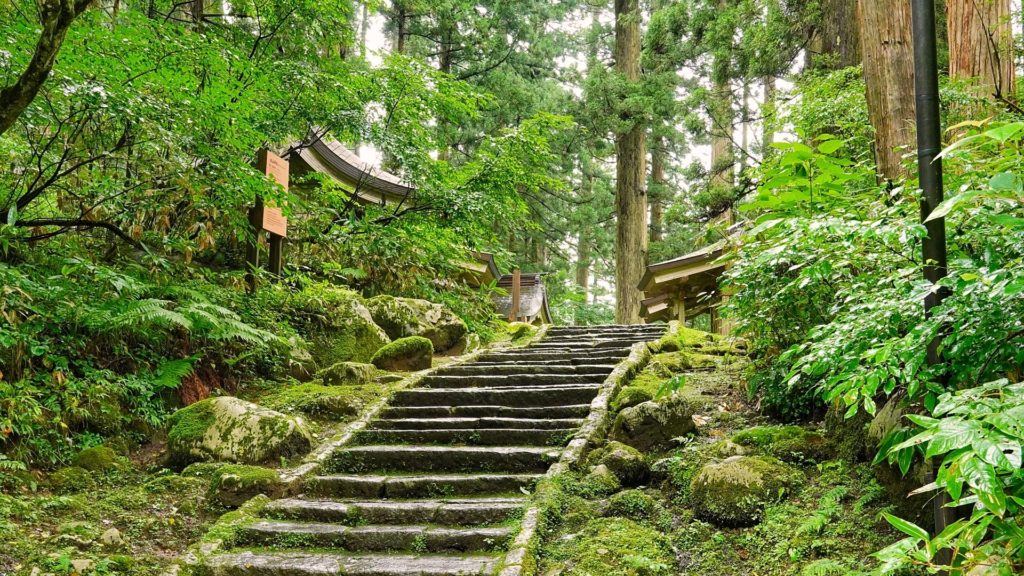 古くから続く生まれ変わりの旅へ 出羽三山について