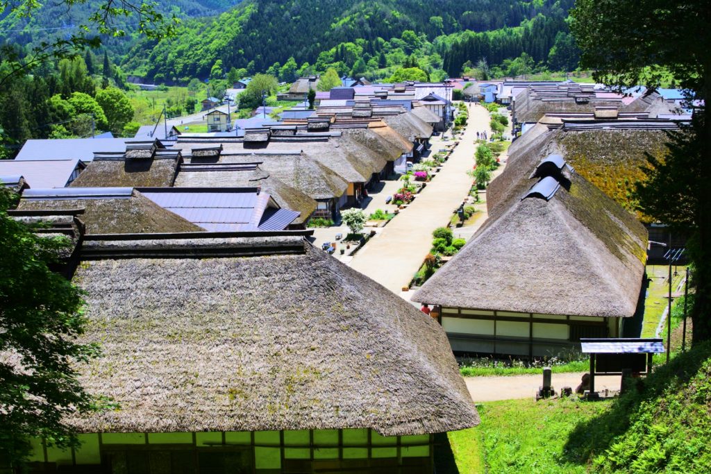 江戸時代の宿場町がそのまま残る 大内宿の歴史・観光スポット