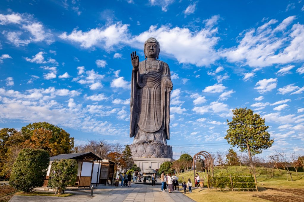 世界最大のブロンズ製立像 牛久大仏の見どころと周辺観光スポット