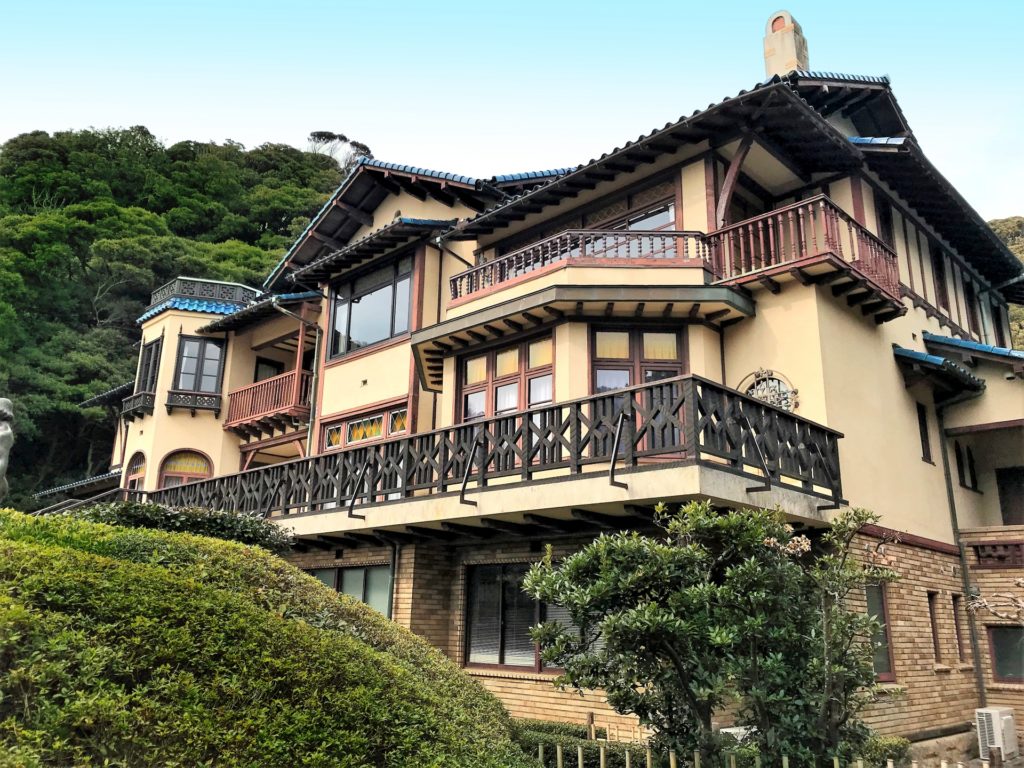 文豪たちのロマンに触れる レトロと歴史を感じる鎌倉の文学関連スポット