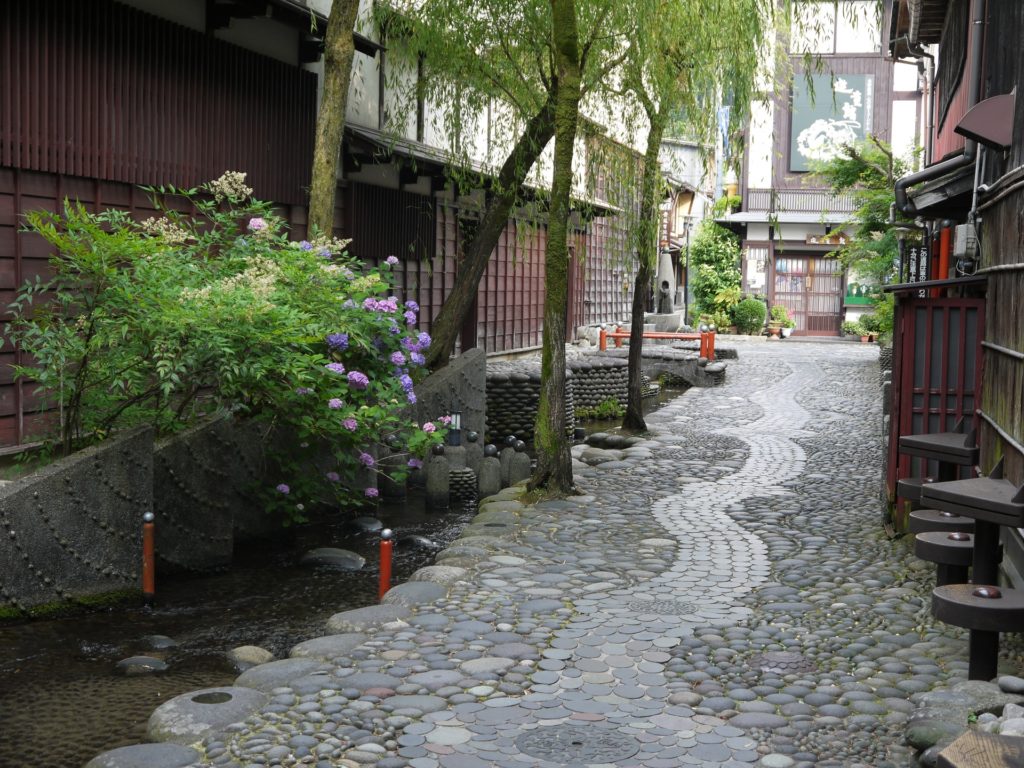 歴史あるまち並みが広がる奥美濃の小京都 郡上八幡の定番観光スポット