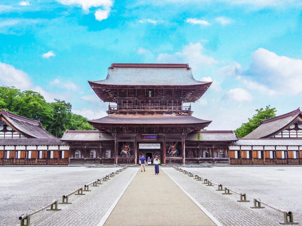 加賀百万石の権威が感じられる由緒あるお寺 瑞龍寺の歴史と見どころ