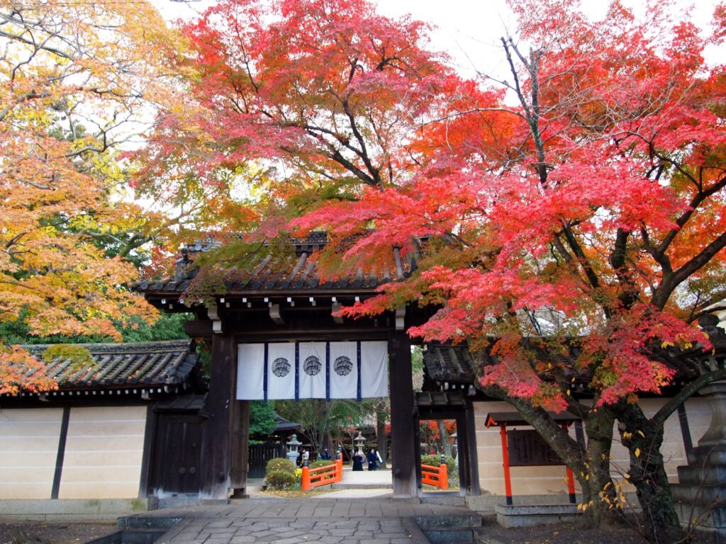 平安京よりも長い歴史を持つ 今宮神社の歴史・見どころ