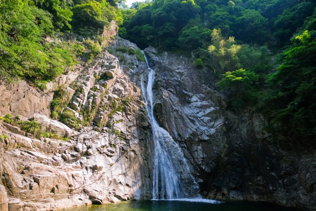 都市近郊から秘境まで 兵庫県の名瀑