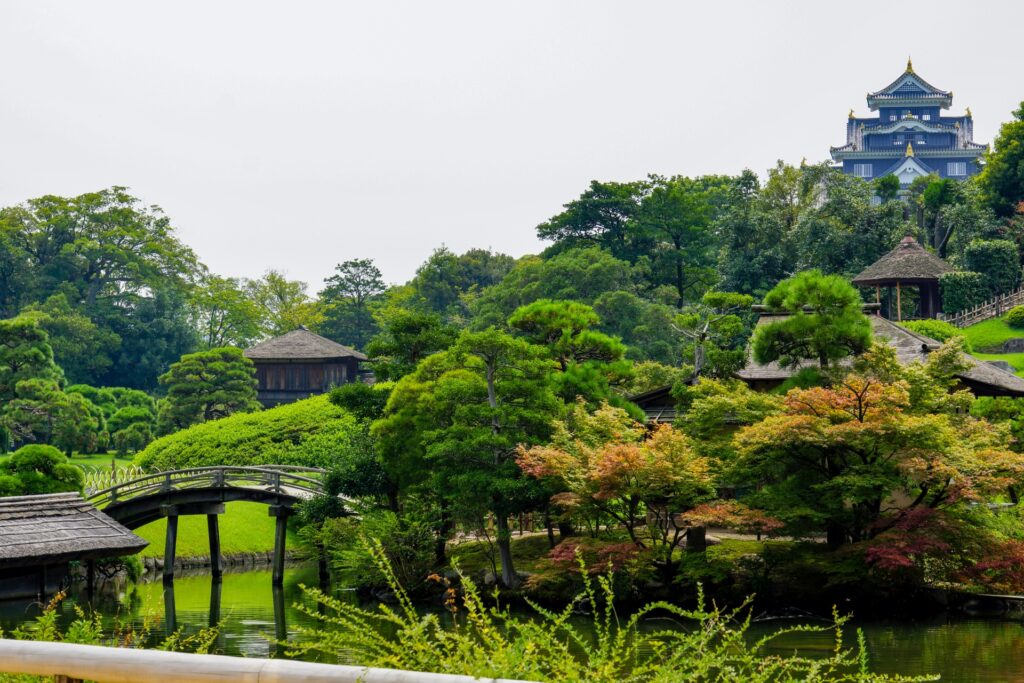 大名庭園から個性的な美術館まで 岡山市街地の定番観光スポット