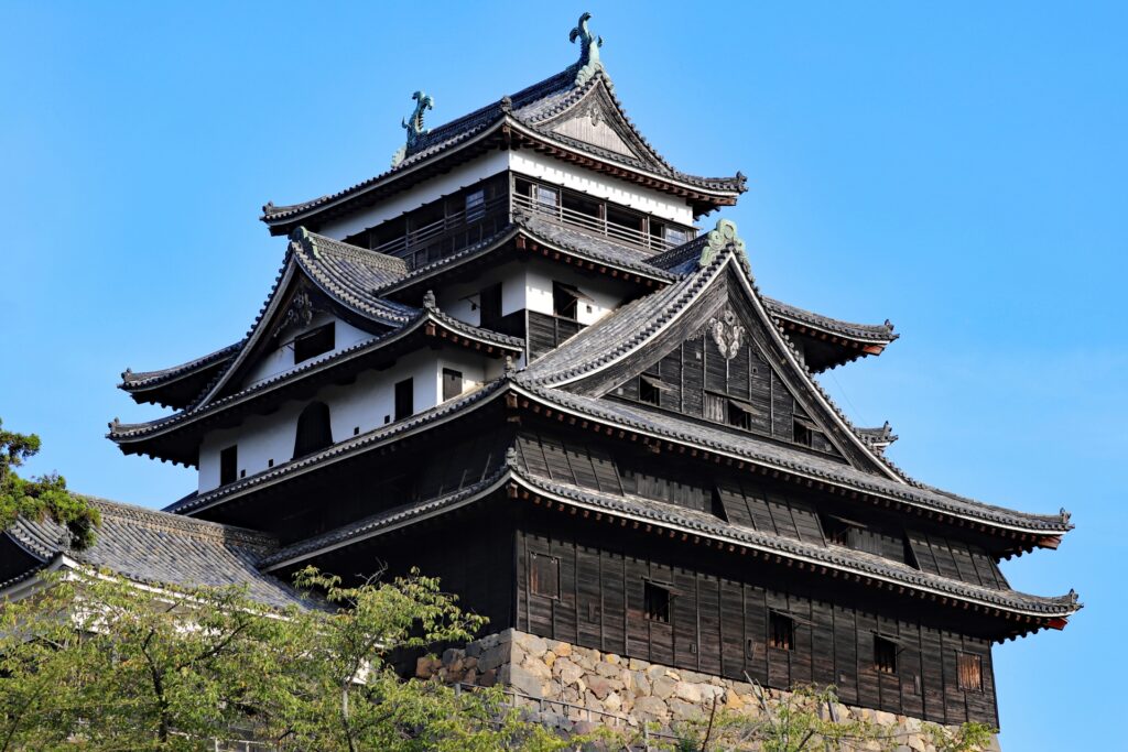 国宝の現存天守から難攻不落の山城まで 島根県の名城