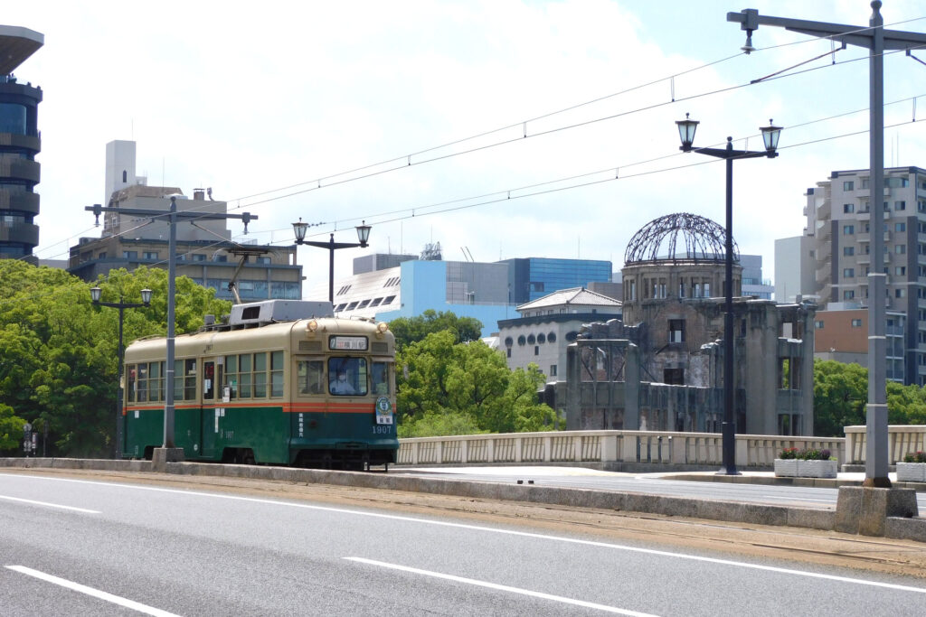 広島を路面電車で巡ろう 広電で行く広島観光